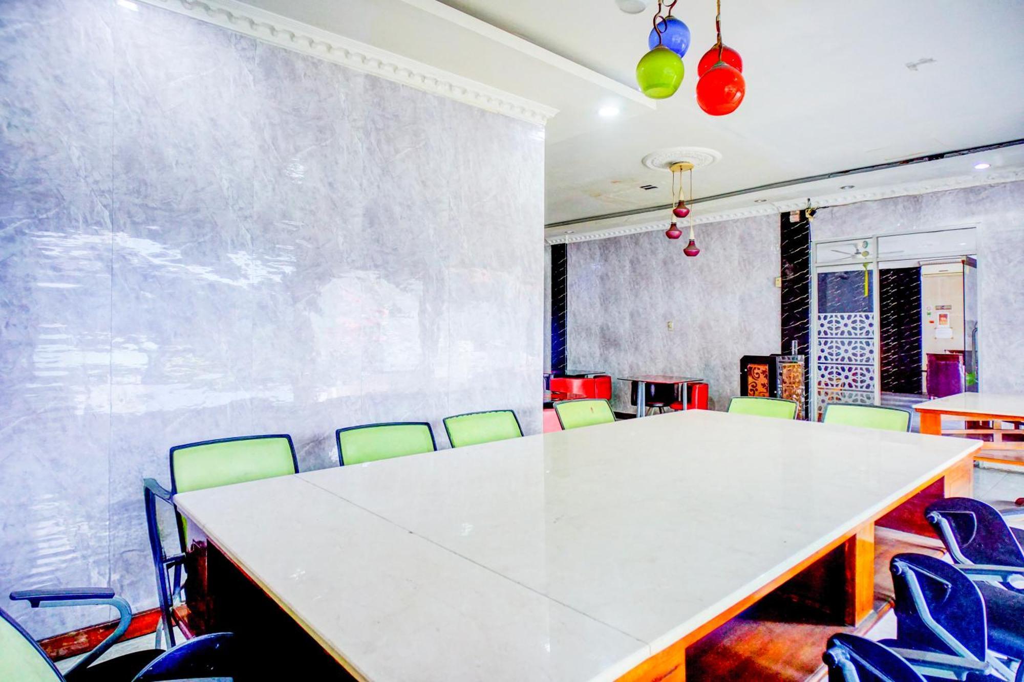 Hotel O Asyaffirah Near Masjid Raya Al Mashun Sm Raja Medan Buitenkant foto