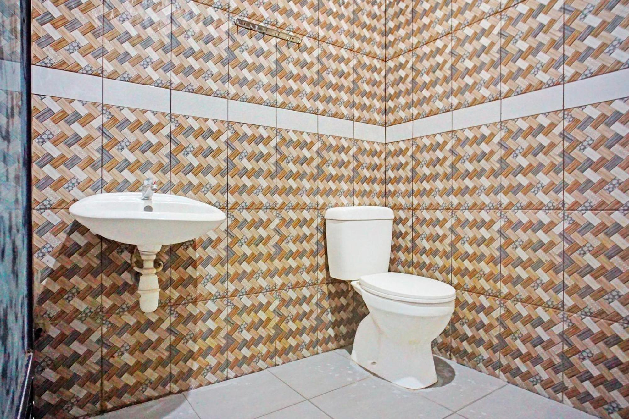 Hotel O Asyaffirah Near Masjid Raya Al Mashun Sm Raja Medan Buitenkant foto